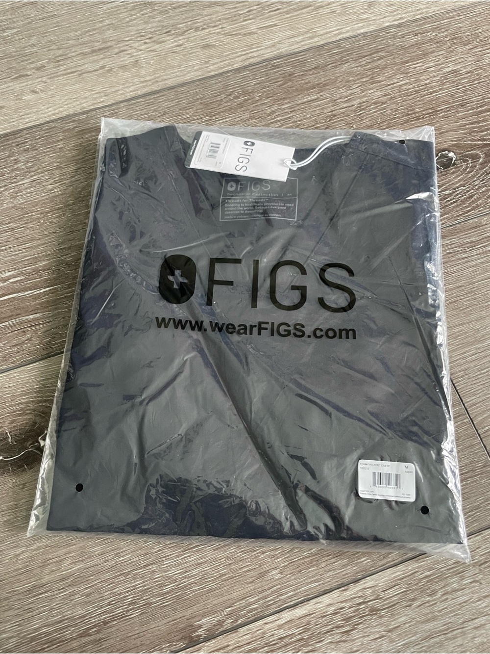 NWT Figs Casma Scrub top Size Medium Black